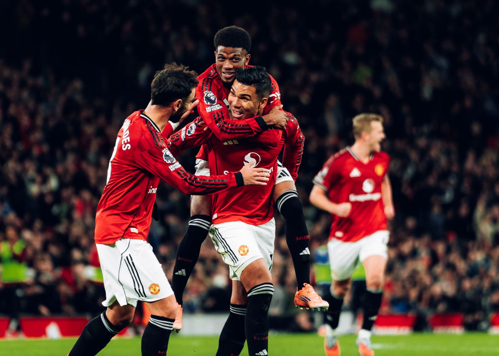 Manchester United besiegte Brighton mit 4:2 und gewann zum ersten Mal seit 20 Monaten drei Premier-League-Spiele in Folge