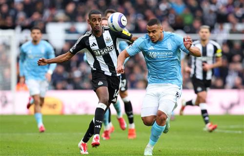 Newcastle United gegen Nottingham Forest