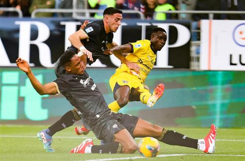 Cagliari gegen Parma