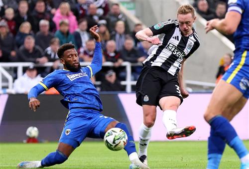 Newcastle United gegen AFC Wimbledon