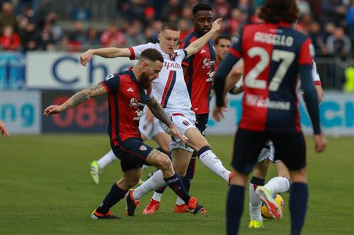 Cagliari gegen Bologna