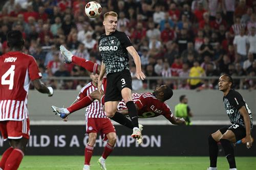 Freiburg gegen Olympiakos Piräus