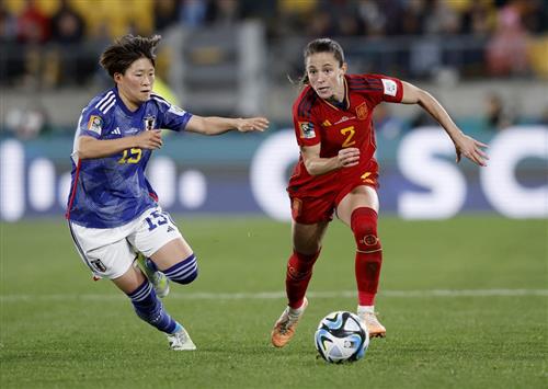 Japanische Frauenfußballmannschaft gegen spanische Frauenfußballmannschaft