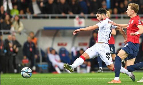 Neville gegen Schottland