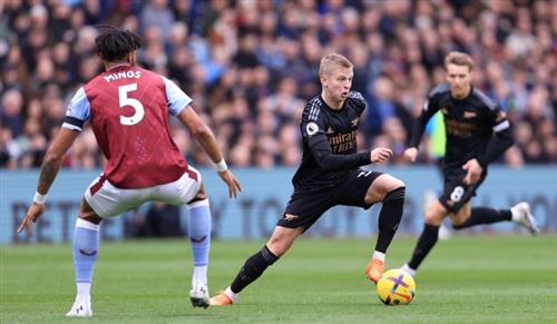 Aston Villa gegen Arsenal