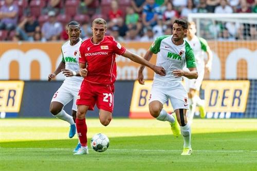 B. Bayer Leverkusen gegen Union Berlin
