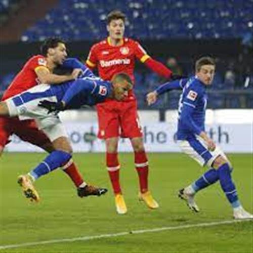 B. Leverkusen gegen Schalke 04
