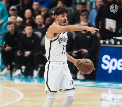 Offizielle Empfehlung der Nets: 19 Jahre und 191 Tage alt! Ben Saraf wird zum zweiten Mal Starter in der Geschichte der Nets