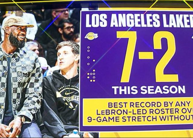 Die Lakers starteten mit 7 Siegen und 2 Niederlagen, der besten Bilanz in LeBrons Karriere, als er 9 Spiele verpasste.