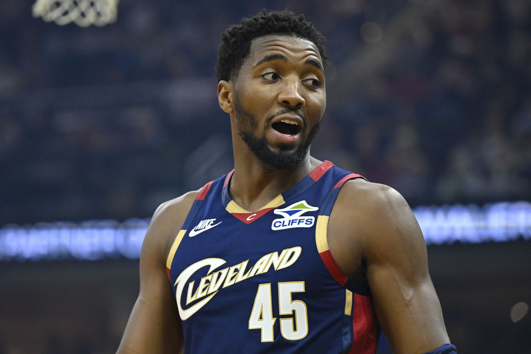 Mitchells 40 Punkte und 5 Drei-Punkte-Field-Goals stiegen auf 13 Spiele und übertrafen damit LeBron und wurden der erste in der Geschichte der Cavaliers.