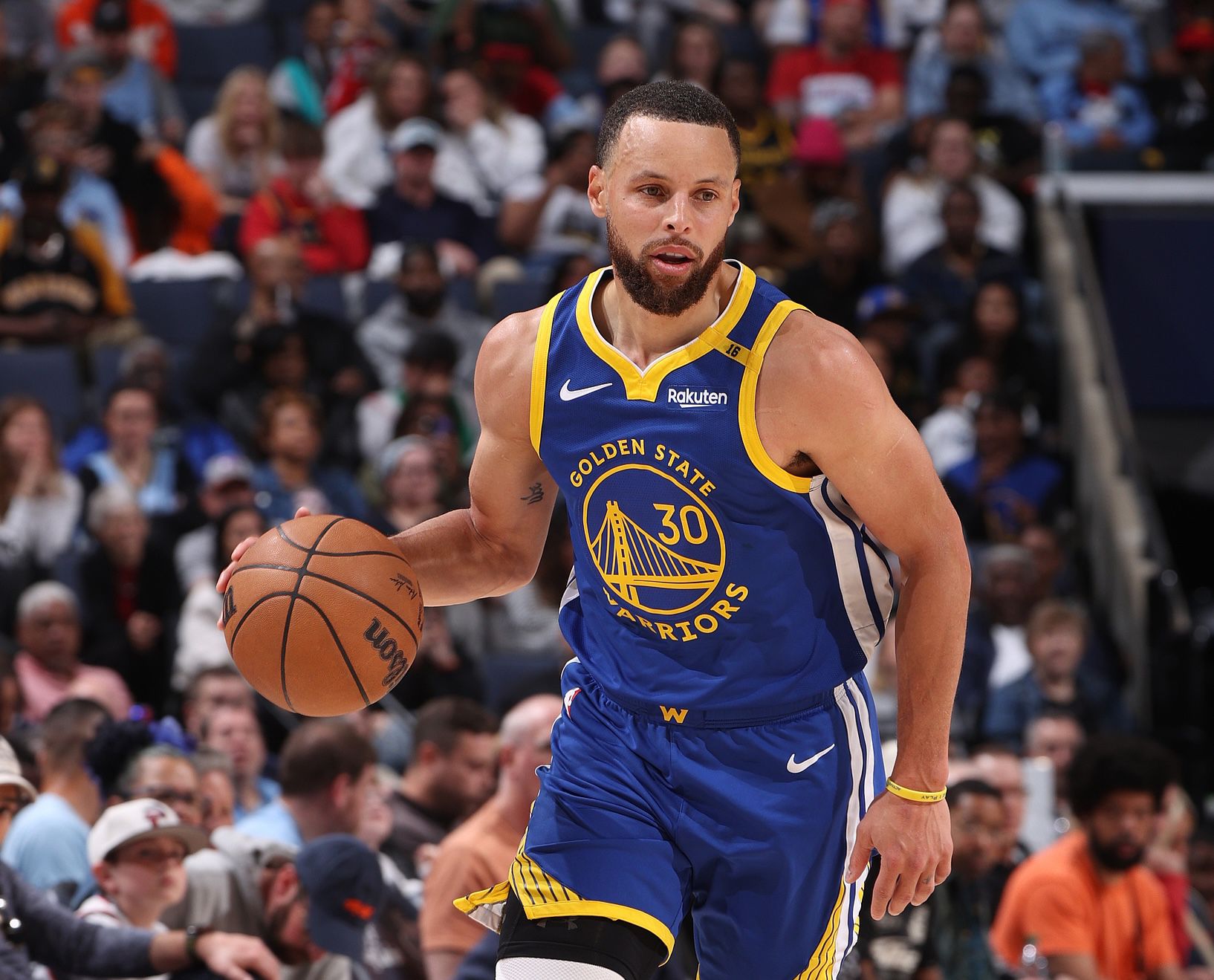 Teamreporter: Currys Zustand hat sich letzte Nacht verschlechtert und er wird heute nicht mit dem Team nach Sacramento reisen