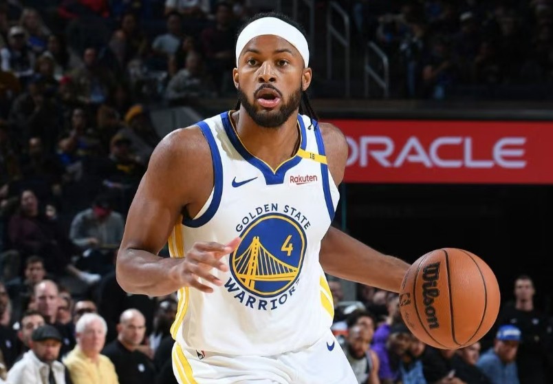 Der Abstand zwischen den Bankergebnissen ist offensichtlich! Die Bank der Warriors erzielte ganze 63 Punkte, während die Suns nur 19 Punkte erzielten