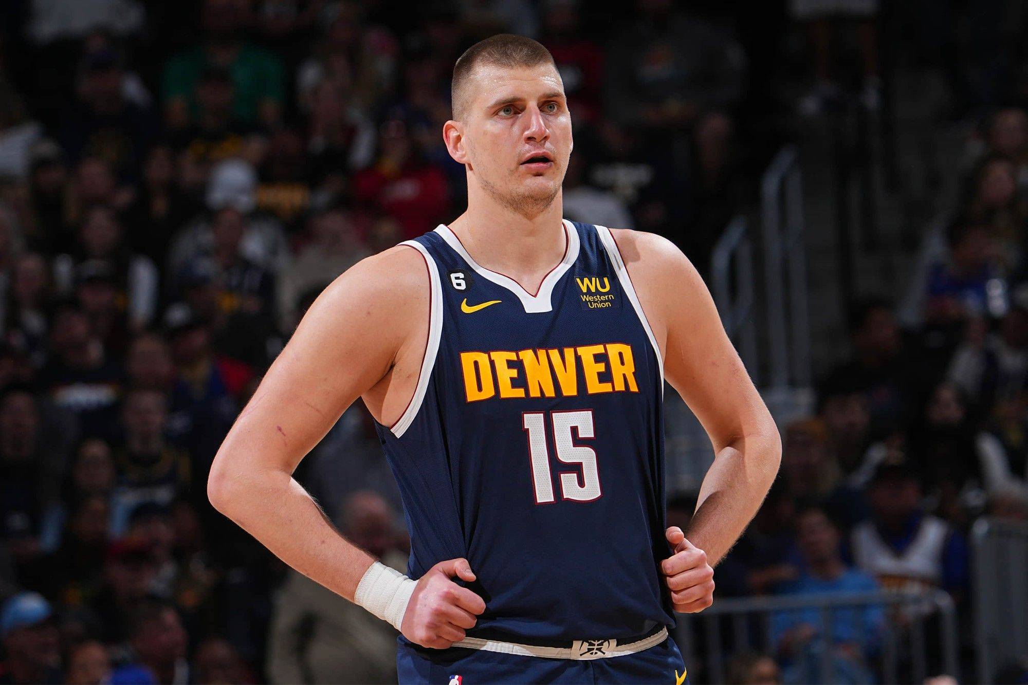 Jenseits von Chamberlain! Jokic belegte mit 35+10+5 und einer Schussquote von 80 % den ersten Platz in der Geschichte